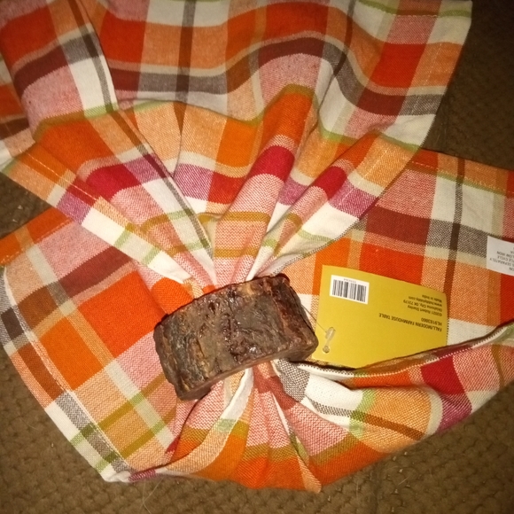 Set of 4 cloth napkins and set of four rustic wooden rings - Picture 6 of 6